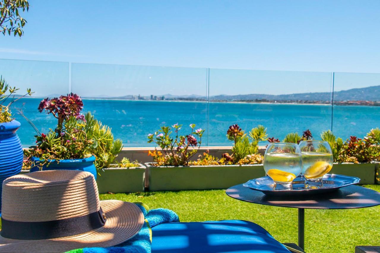 185 On Beach Boutique Suites Gordonʼs Bay Exterior foto