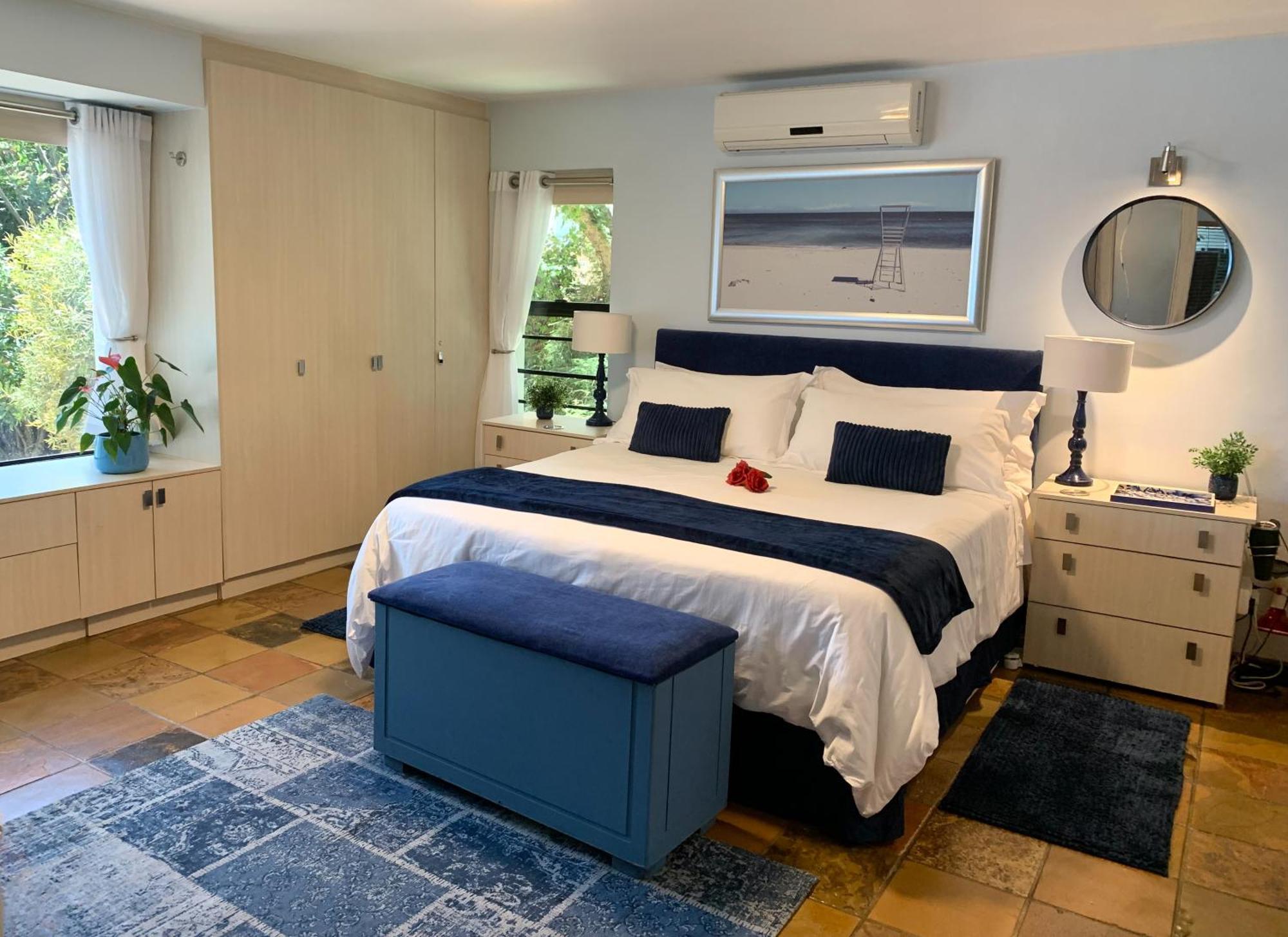 185 On Beach Boutique Suites Gordonʼs Bay Exterior foto