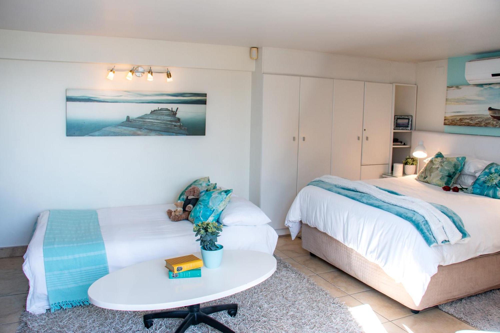 185 On Beach Boutique Suites Gordonʼs Bay Exterior foto